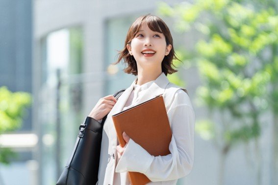 【英語を使った仕事の魅力】成功への鍵と高収入を目指すコツ